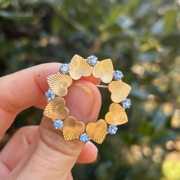 KREMENTZ 14K Rolled Gold Overlay Heart Blue Rhinestone Circle BROOCH - Picture 5 of 7